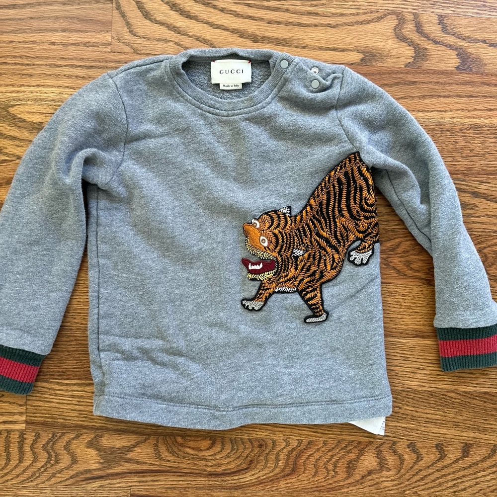 Gucci sweater 2T
